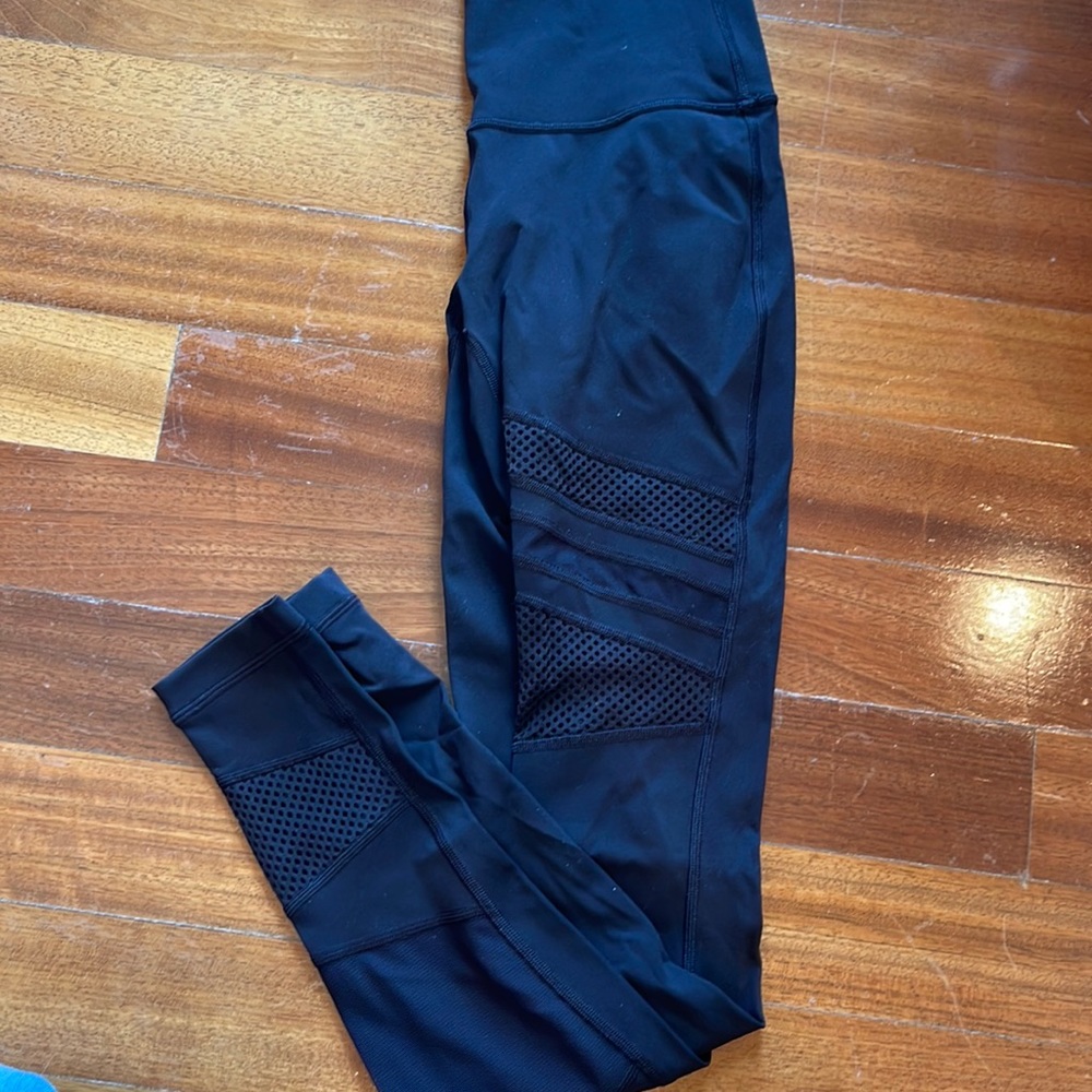 Lulu lemon cutout pant size 4 black